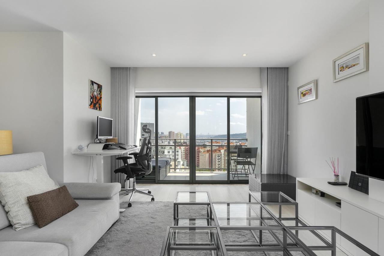 Whome Family Condo - Urban Retreat With Parking, Ac, Elevator In Great Location Lisboa Exterior foto